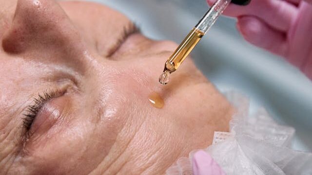 Applying Hyaluronic Acid on skin